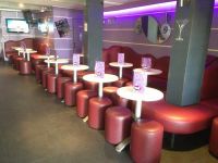 banquette exit café